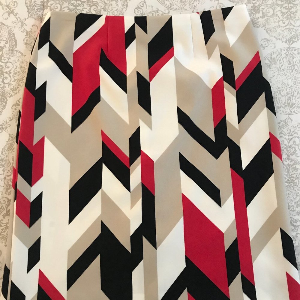 NWOT BOSS Graphic Print Skirt - Size 14 (US)